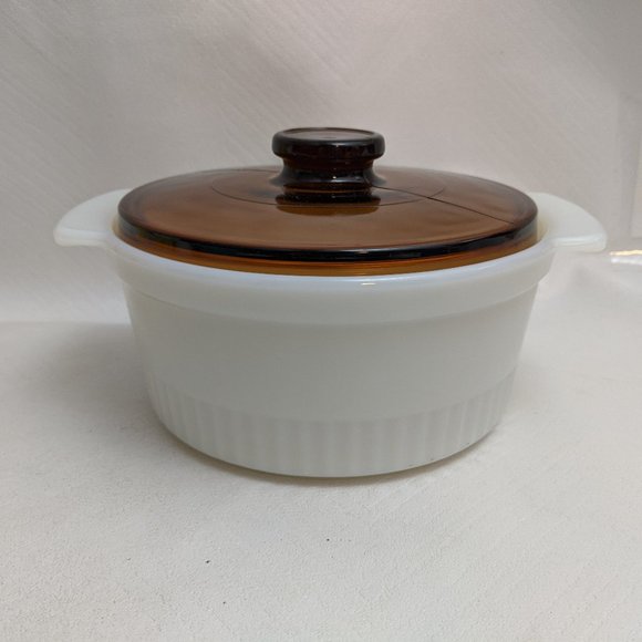 Vintage Fire King 1 qt casserole - Picture 1 of 5